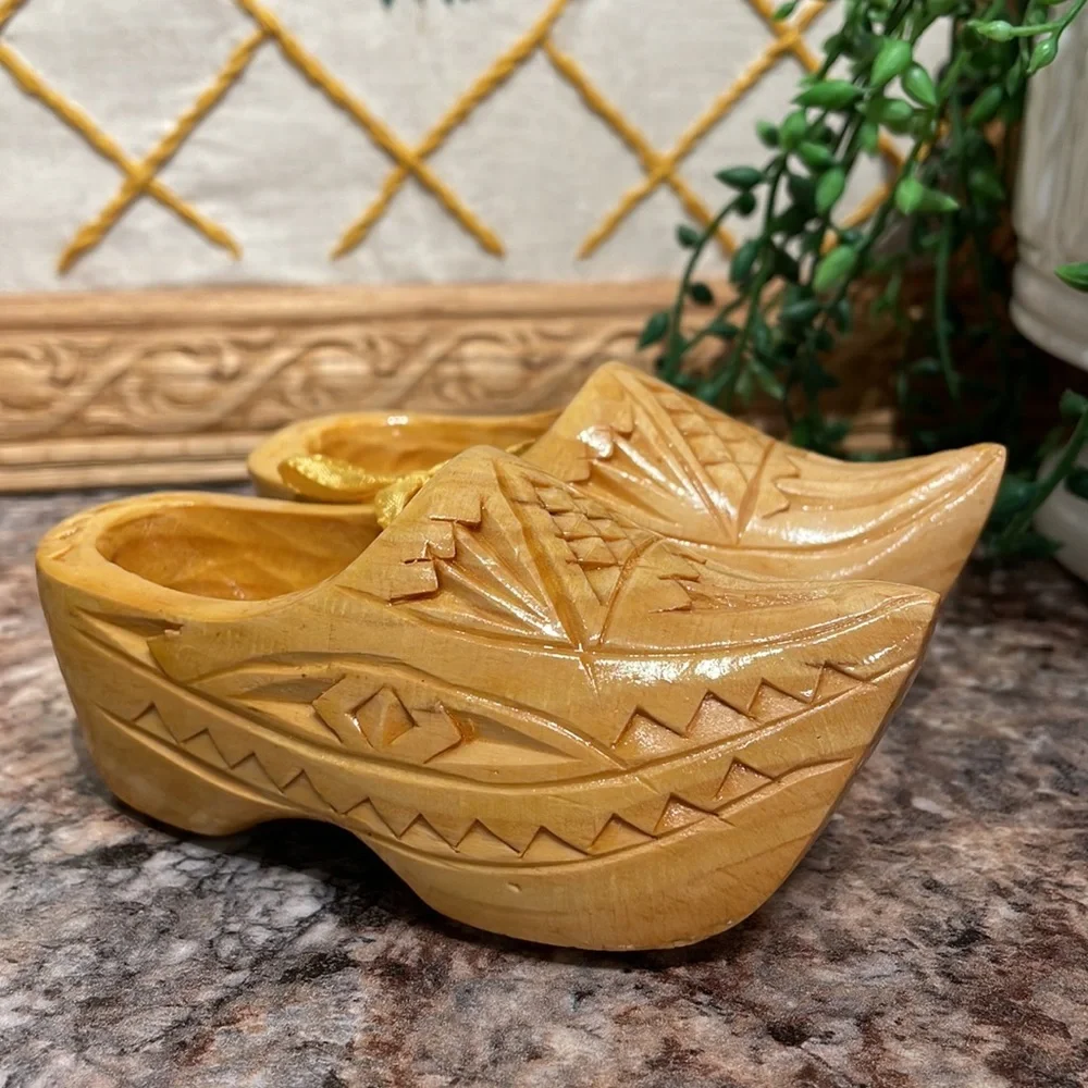 Decorative Dutch shoes